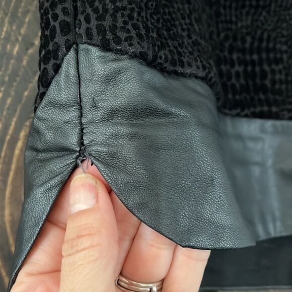 BAR III Women's Velvet/Faux Leather Mini Skirt Size Med - Picture 5 of 7